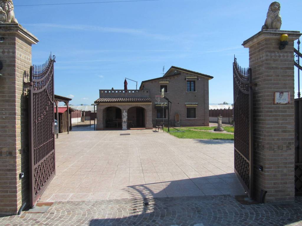 Villa in vendita a Sabaudia strada Gianfilippo