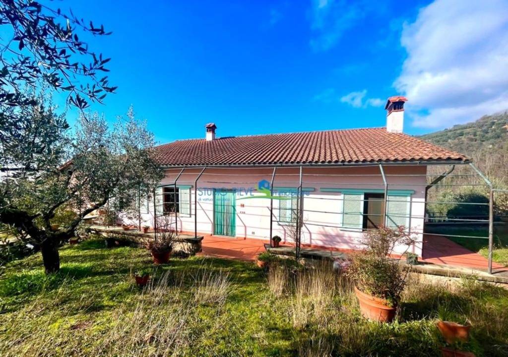 Villa in vendita a Serravalle Pistoiese via Castellina, 4