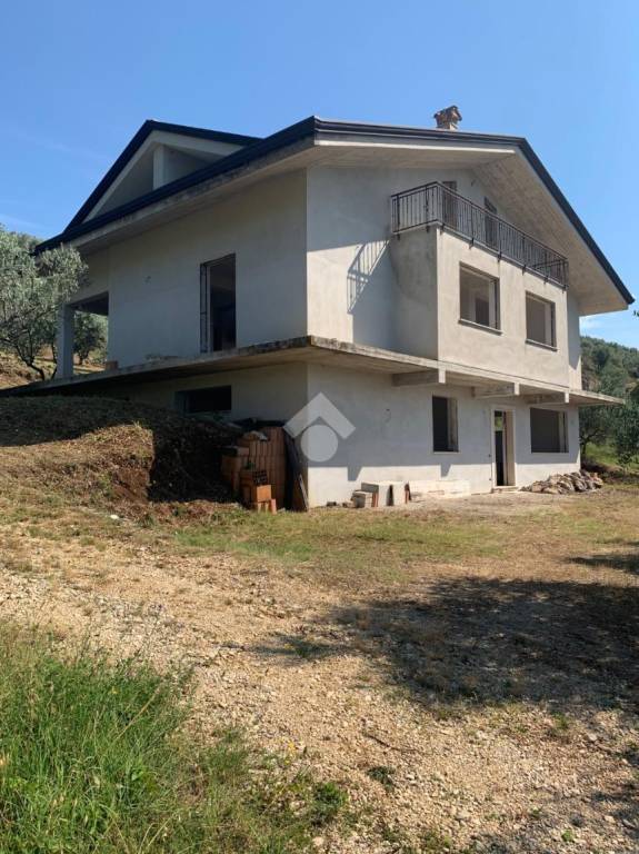 Villa Bifamiliare in vendita ad Alatri via Valle Santa Maria