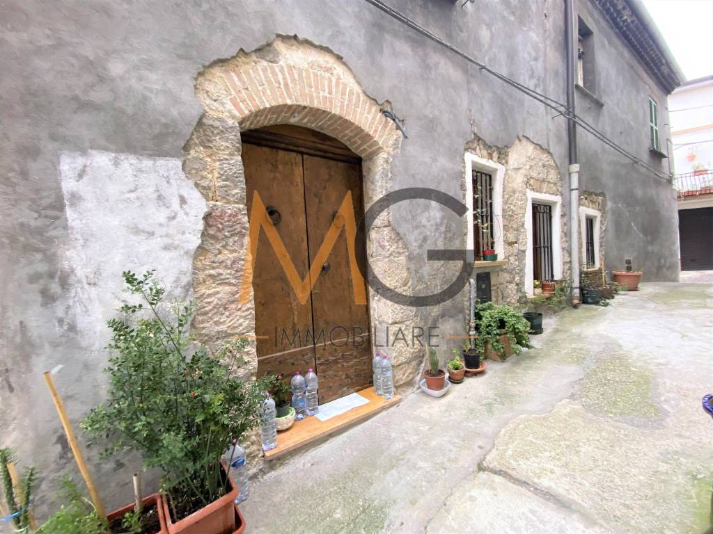 Casa Indipendente in vendita a Montenero di Bisaccia via Regina Elena, 23