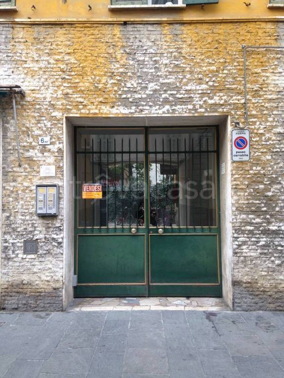 Garage in vendita a Parma borgo Regale, 6A