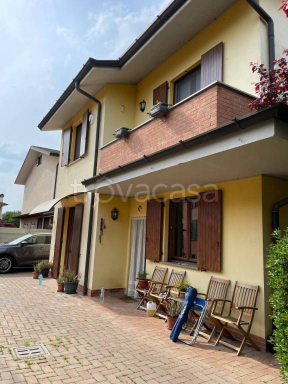 Villa in in vendita da privato a San Fiorano via Vincenzo Bellini, 14