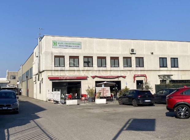 Capannone Industriale in in vendita da privato a Lainate via Varese, 32
