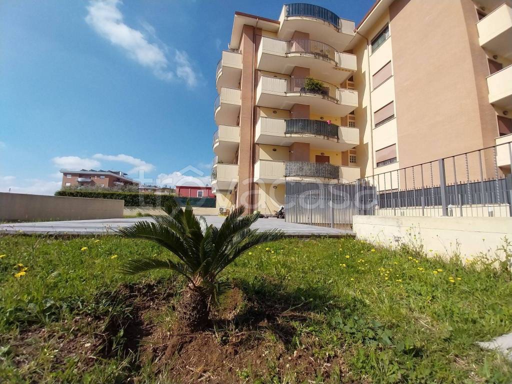 Appartamento in vendita ad Aprilia via Caltanissetta, 13C