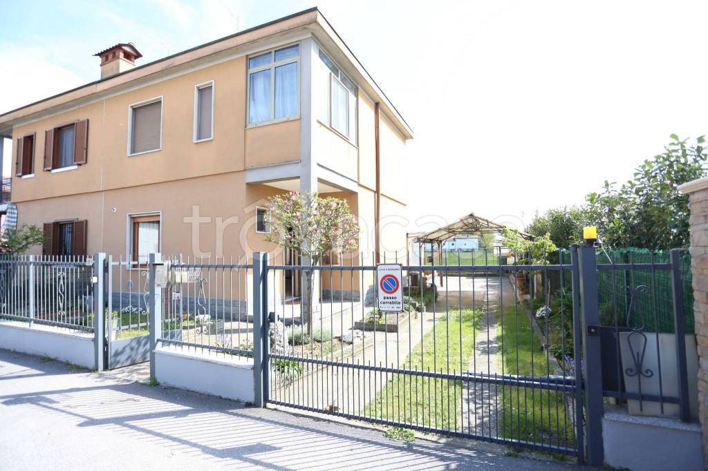 Villa in vendita a Massalengo via Filippo Turati, 13