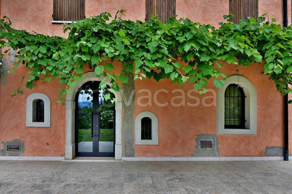 Villa Bifamiliare in vendita a Gardone Riviera via Montecucco
