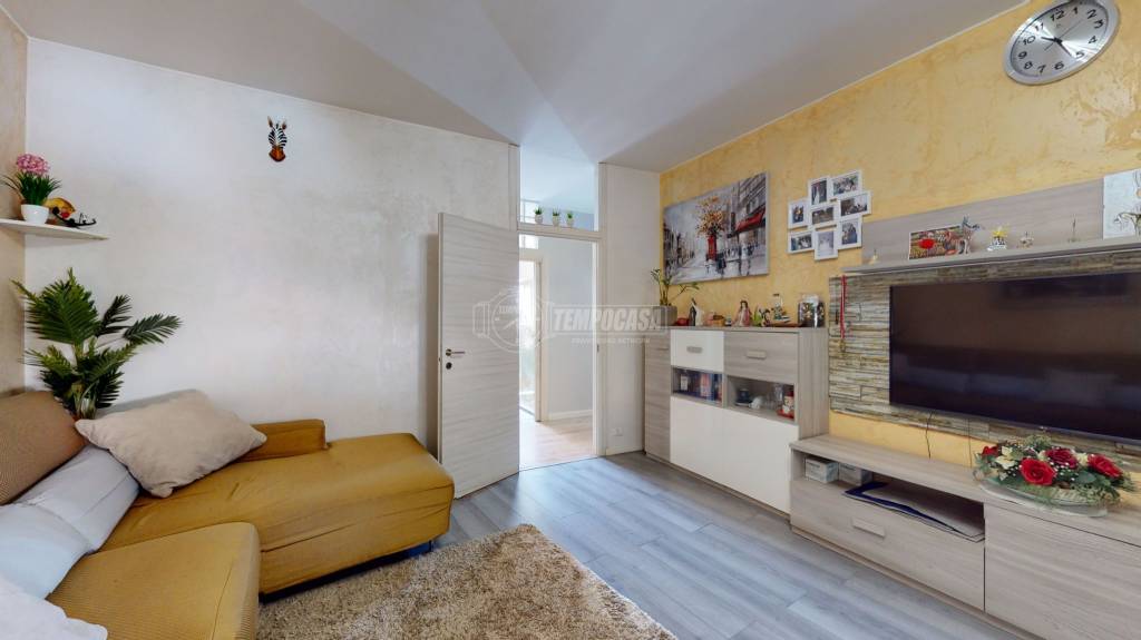 Appartamento in vendita a Meda piazza Cavour 25
