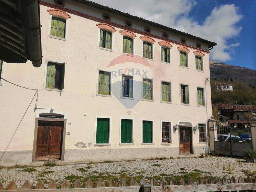 Casa Indipendente in vendita a Feltre piazza Margherita De Zordi