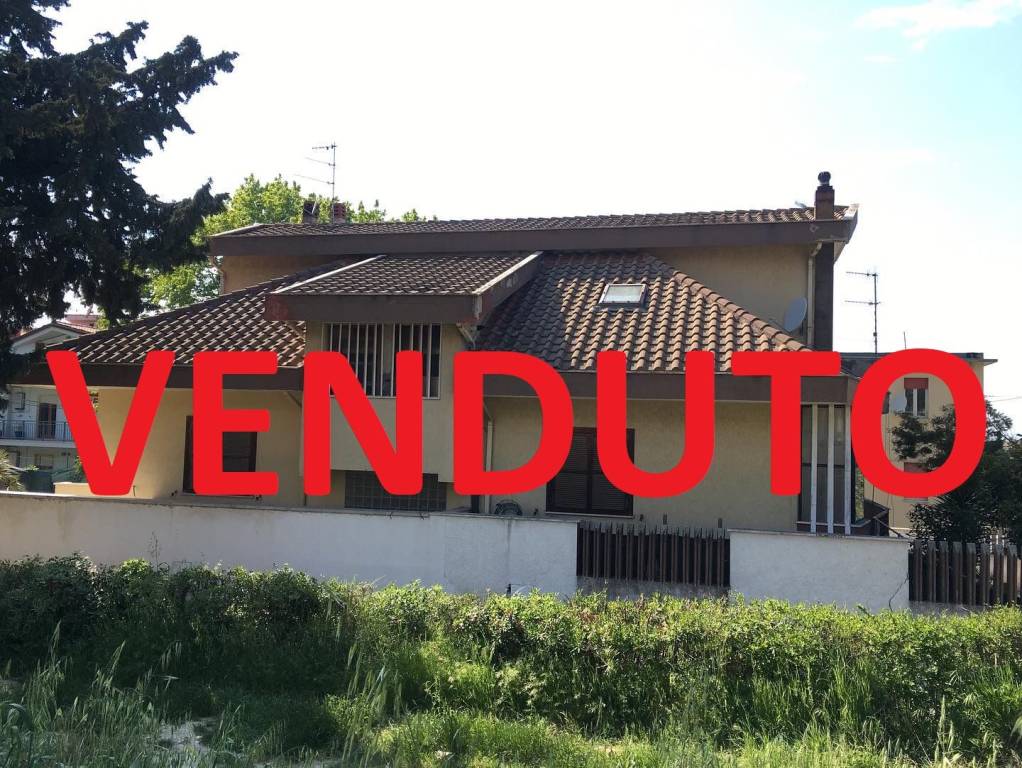 Villa Bifamiliare in vendita a Pescara strada Colle Pineta