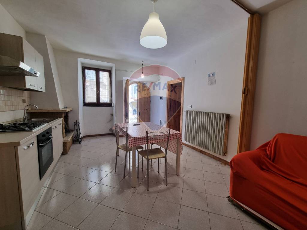 Appartamento in vendita a Castel di Sangro via Vicolo Torto, 12