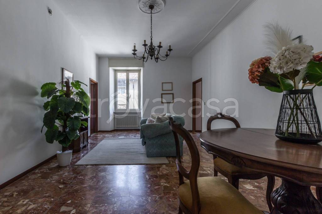Appartamento in vendita a Borgo Val di Taro via Nazionale, 28