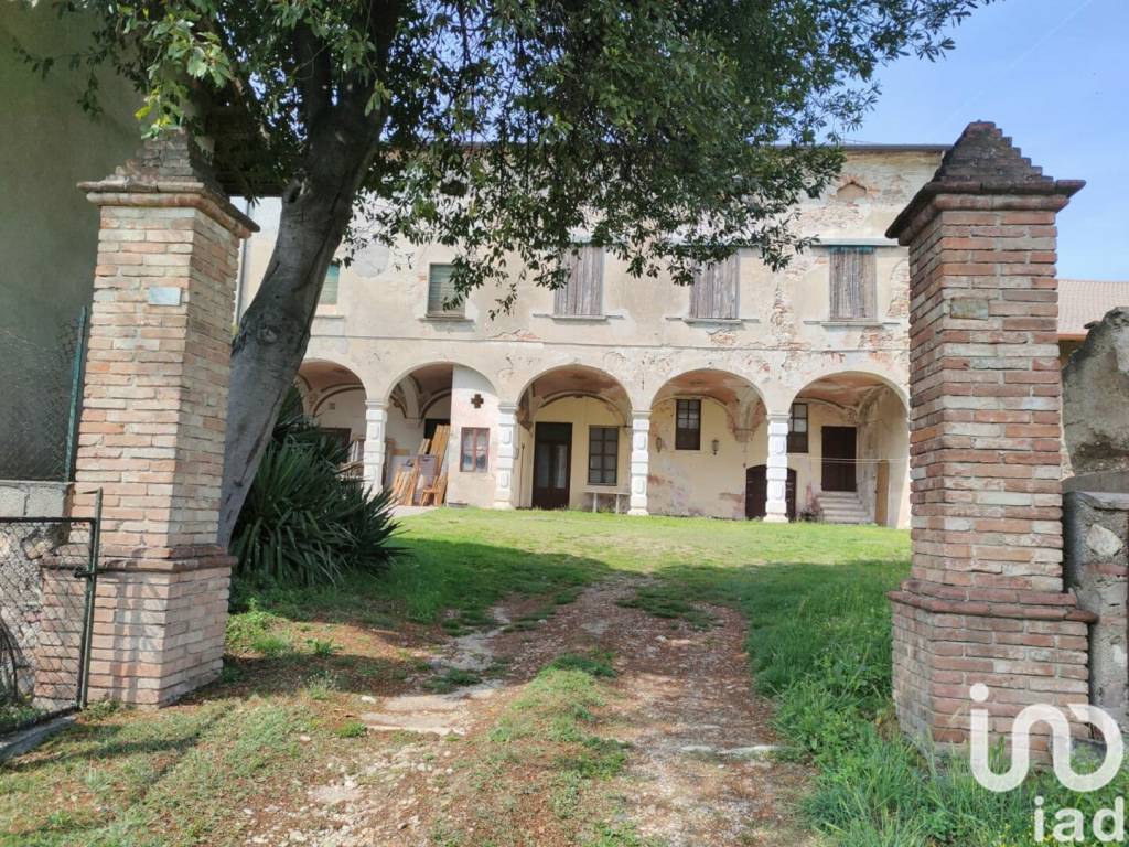 Villa in vendita a Desenzano del Garda localitã  montonale alto