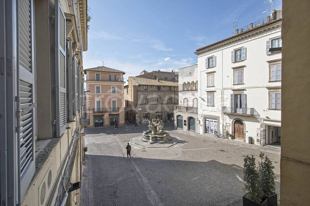 Appartamento in vendita a Viterbo via Orologio Vecchio