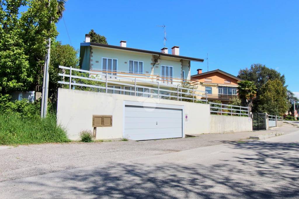 Casa Indipendente in vendita a Pozzuolo del Friuli via Udine, 31