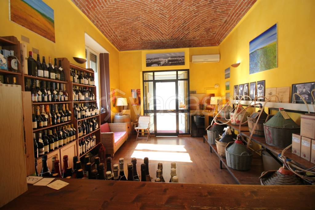 Enoteca/Wine Bar in vendita a Torino via martiri della liberta' 28.