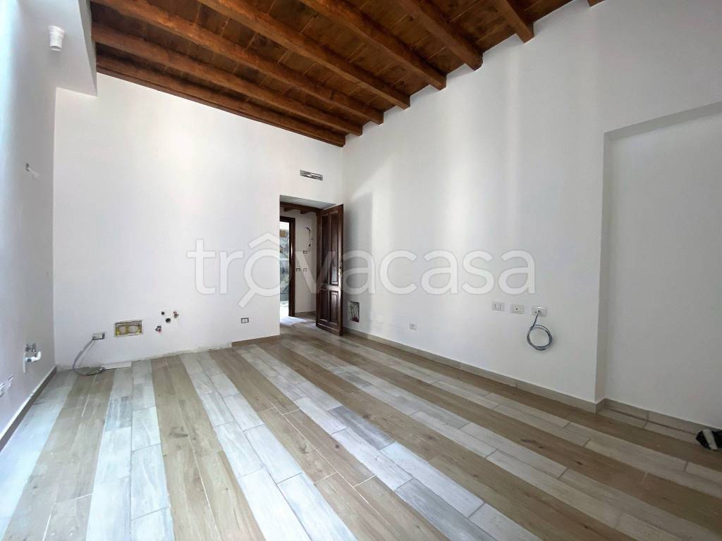 Appartamento in vendita ad Abbiategrasso via Costantino Cantù, 49