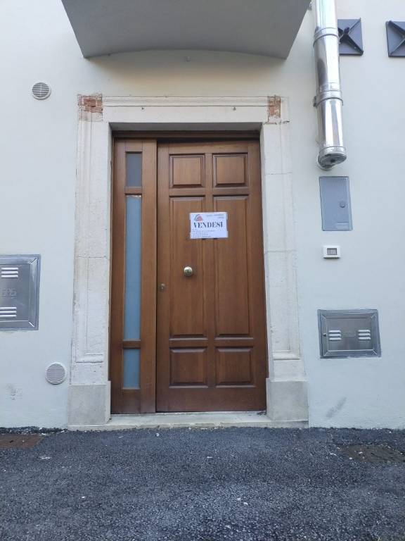 Casa Indipendente in vendita a L'Aquila via Foruli, 2