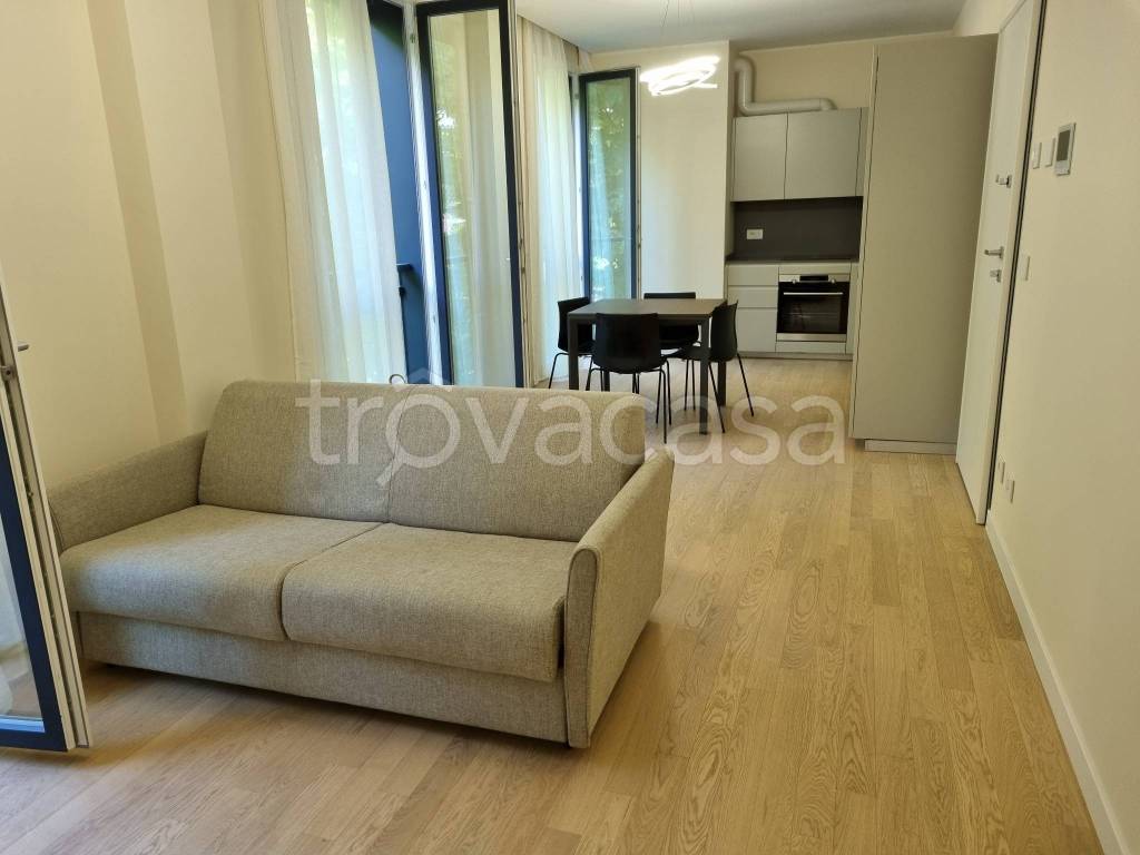 Appartamento in affitto a Milano via Principe Eugenio, 3