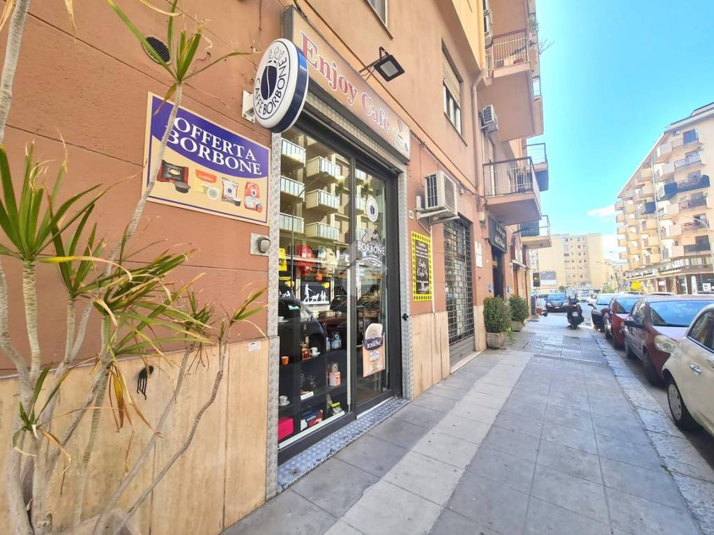 Negozio in vendita a Palermo via malaspina, 223