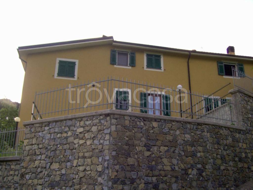 Appartamento in vendita a Castiglione Chiavarese