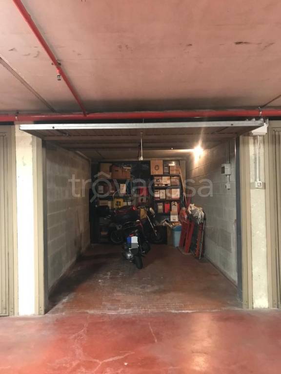 Garage in vendita a Recco via 25 Aprile