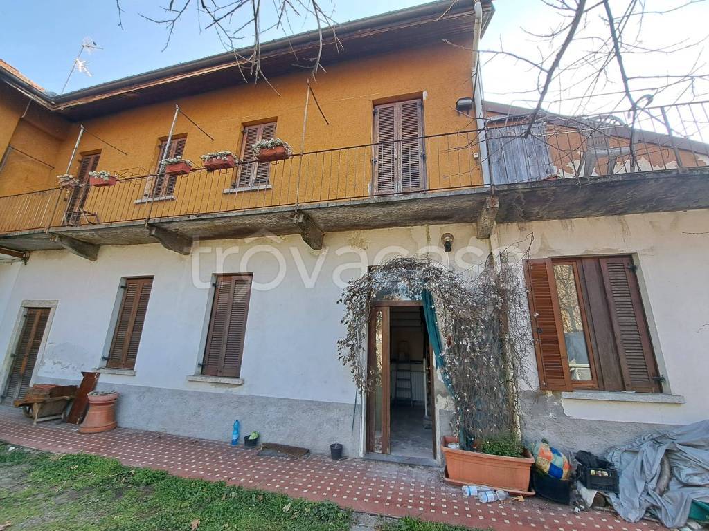 Casa Indipendente in vendita a Cavaria con Premezzo via Giuseppe Mazzini, 194