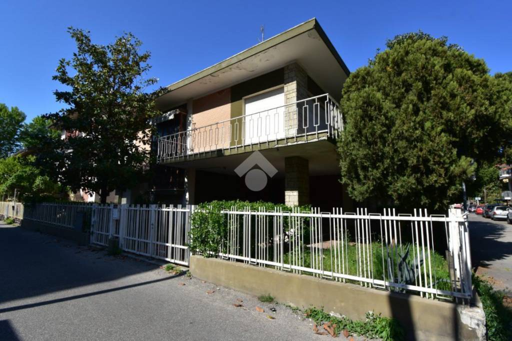 Villa in vendita a Rimini via delle Mimose, 8