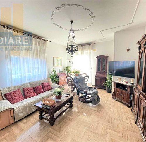 Appartamento in vendita a Finale Ligure via Calvisio 136