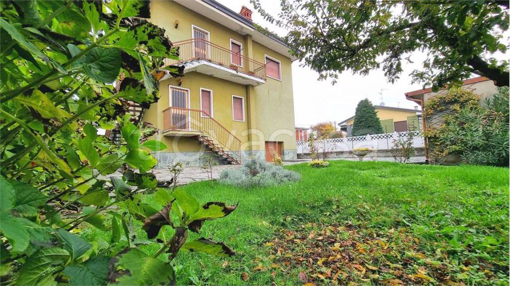 Villa Bifamiliare in vendita a Motta Visconti via Turati, 8