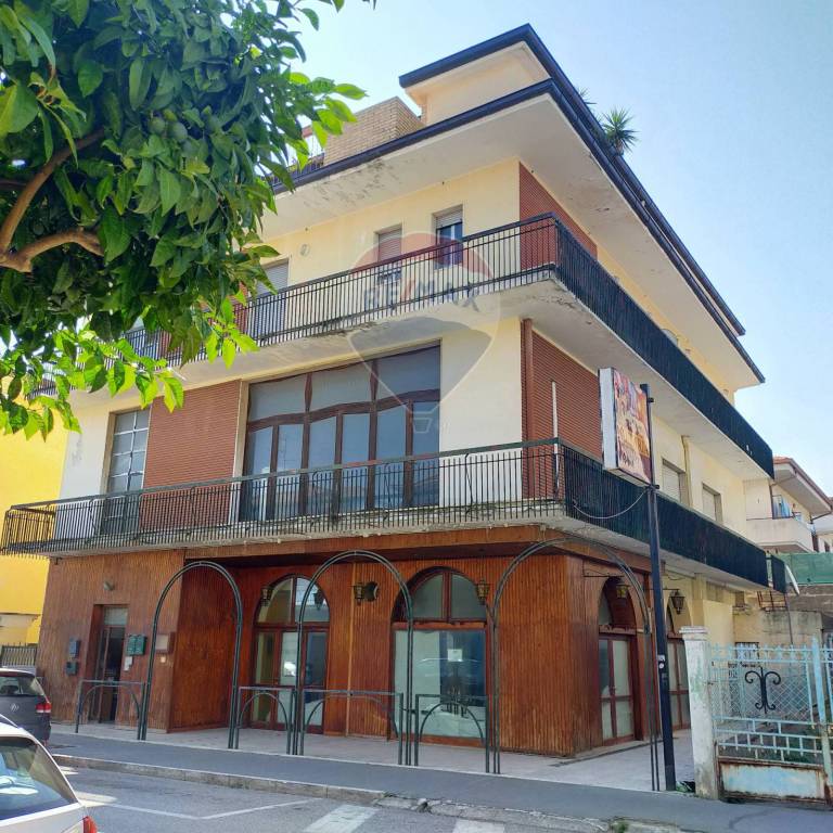 Albergo in vendita ad Alba Adriatica viale della Vittoria, 158