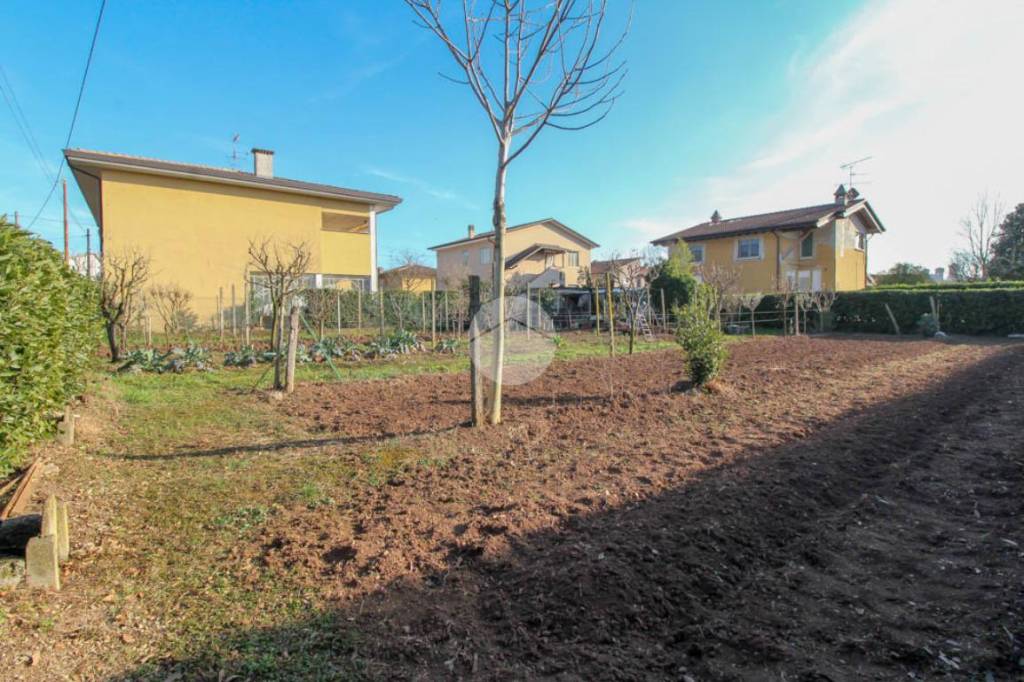 Terreno Residenziale in vendita a Montichiari via f. Cavallotti, 101