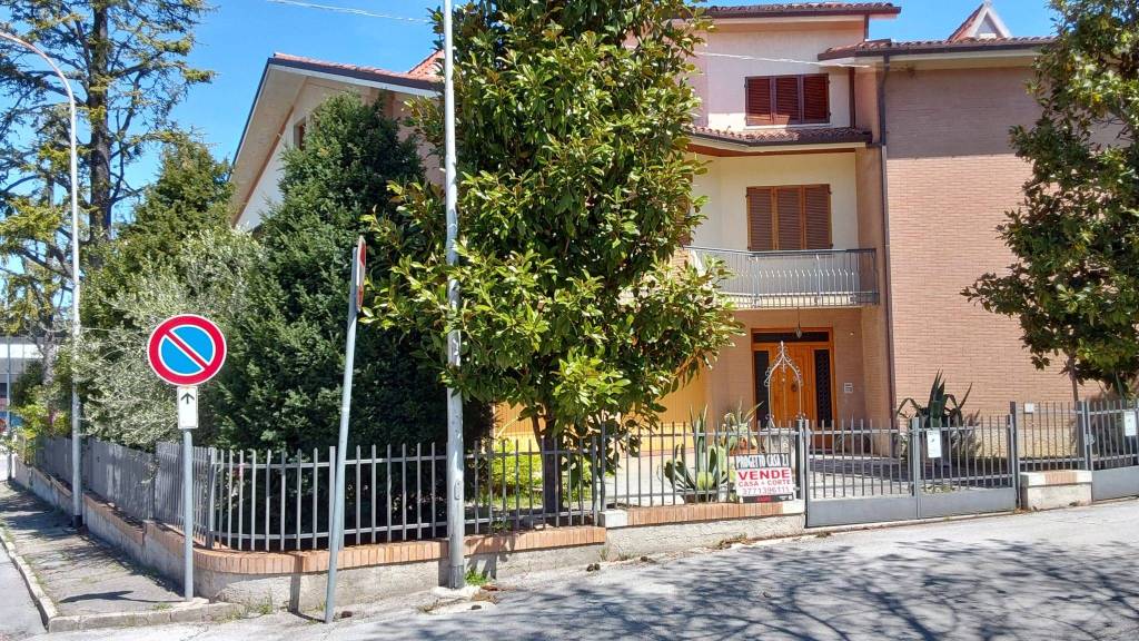 Villa Bifamiliare in vendita ad Appignano