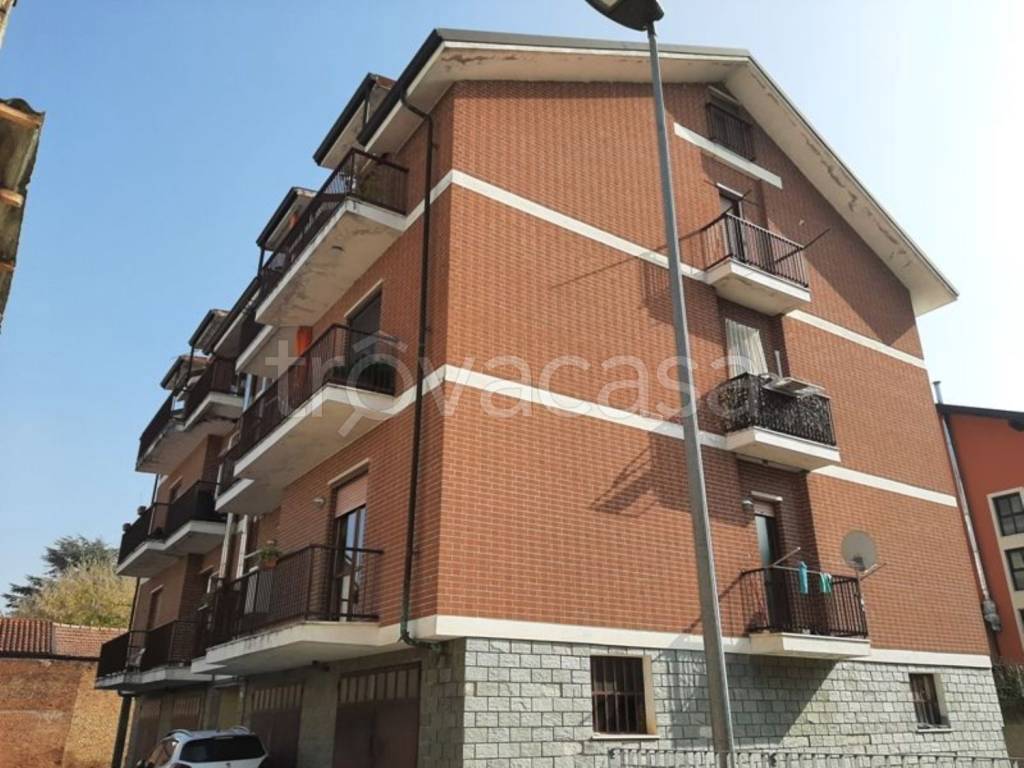 Appartamento in vendita a Santo Stefano Belbo via Giovanni Borgno, 3