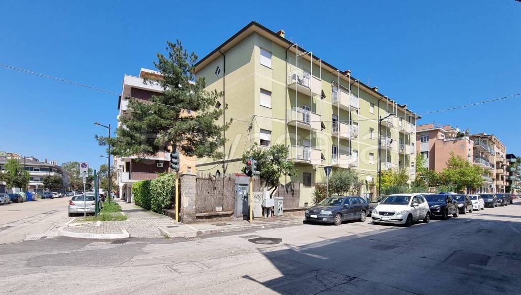 Appartamento in vendita a Pescara via Silvio Spaventa, 35