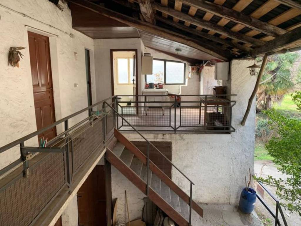 Casa Indipendente in vendita a Varallo parone