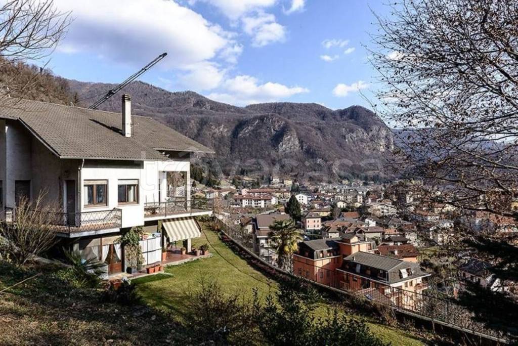 Villa in vendita a Varallo via XXIV Maggio, 45