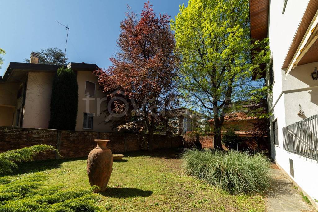 Villa Bifamiliare in vendita a Castellanza via 4 Novembre, 4