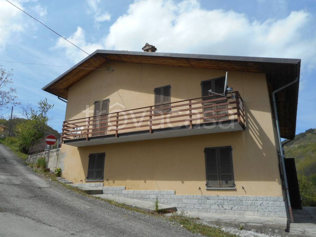 Casa Indipendente in vendita a Romagnese località Casa Ariore, 33