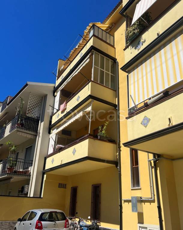 Appartamento in vendita a Capo d'Orlando via Elio Vittorini