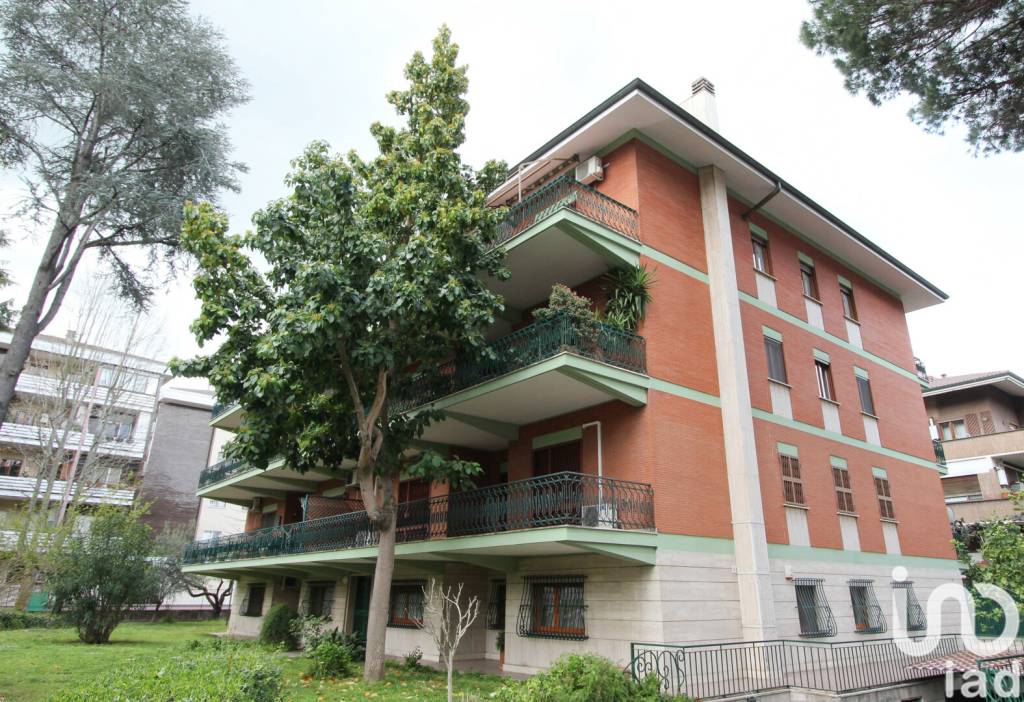 Appartamento in vendita a Roma via Antonio Schivardi