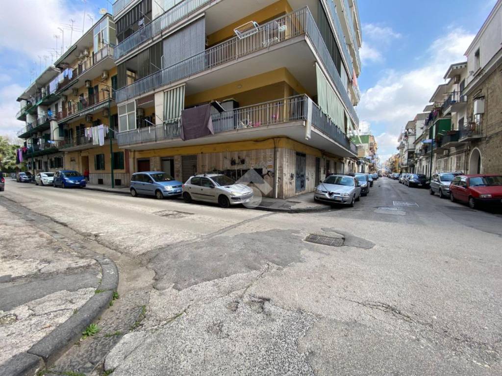Appartamento in vendita a Napoli via Alfano I, 42