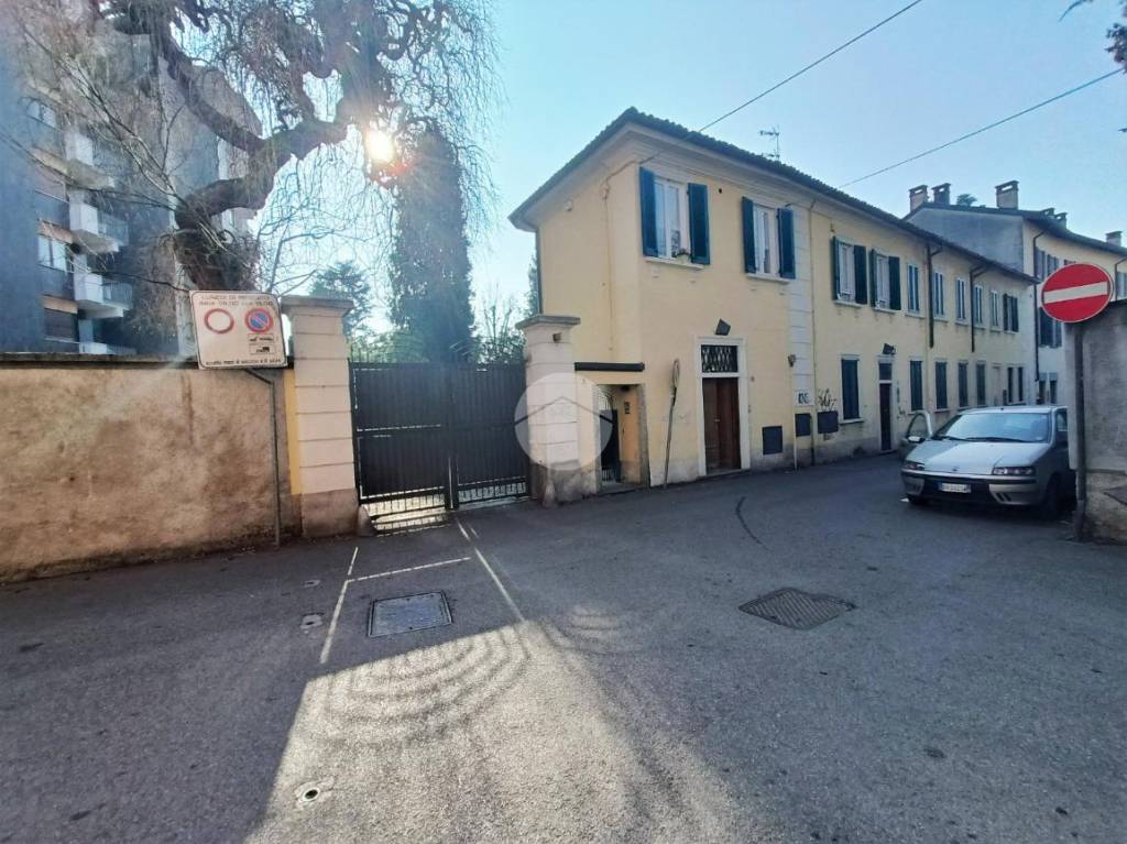 Appartamento in vendita a Carate Brianza via Claudio Cesana, 22