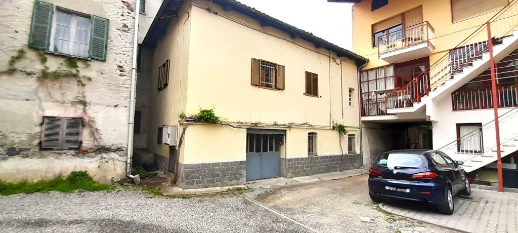 Casa Indipendente in vendita a Montalto Dora via Mazzini