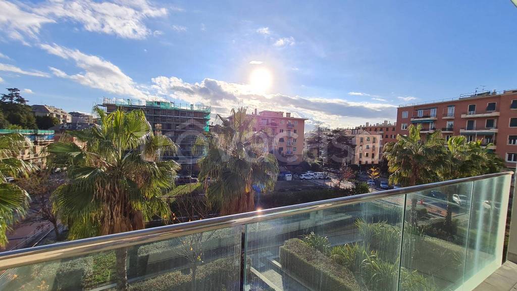 Appartamento in vendita a Genova via Arnaldo da Brescia, 40