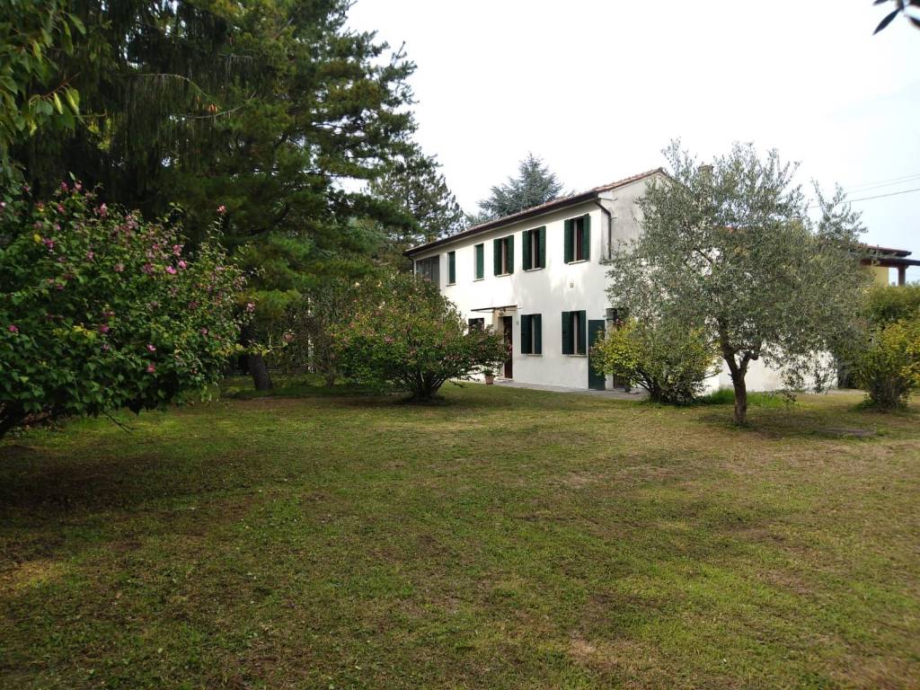 Casale in in vendita da privato a Padova via andré-marie Ampère, 72