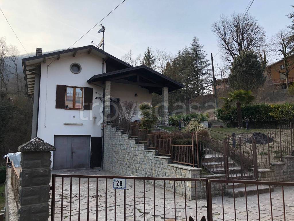 Villa Bifamiliare in in vendita da privato a Neviano degli Arduini strada Ceretolo, 28