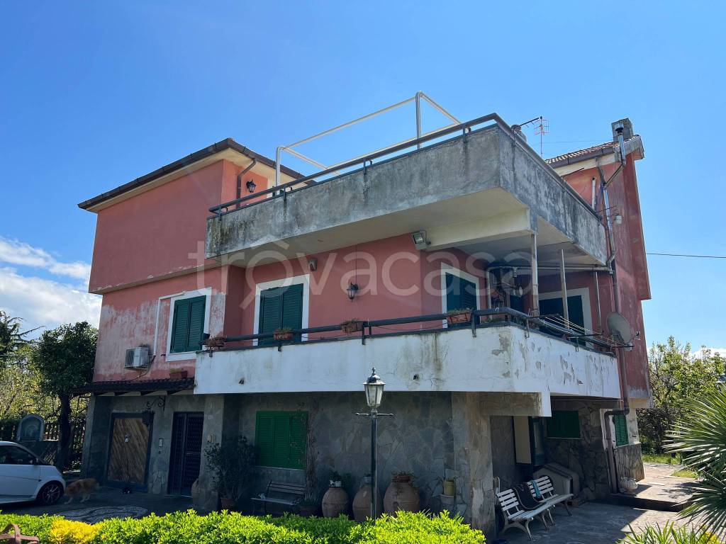 Villa Bifamiliare in vendita a Pontecagnano Faiano via Ferdinando Magellano