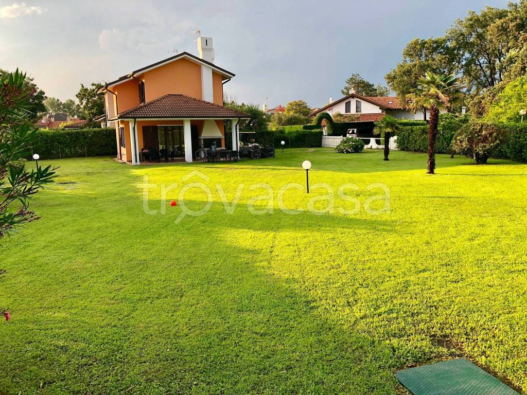 Villa Bifamiliare in in vendita da privato a Rosolina via del Pesco, 13