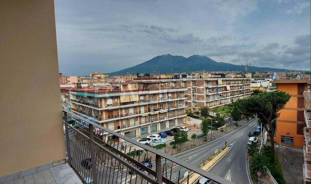 Appartamento in in vendita da privato a Napoli via Angelo Camillo De Meis, 561
