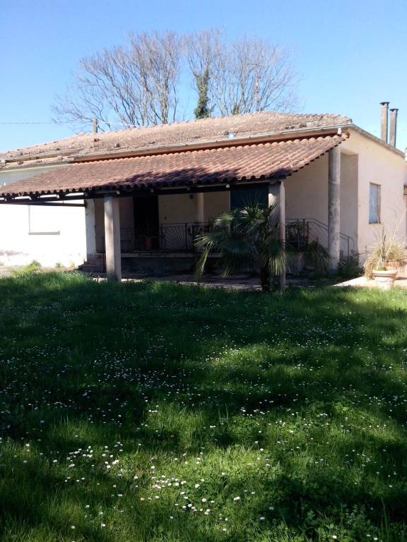 Villa in in vendita da privato a Rocca d'Evandro via Casamarina